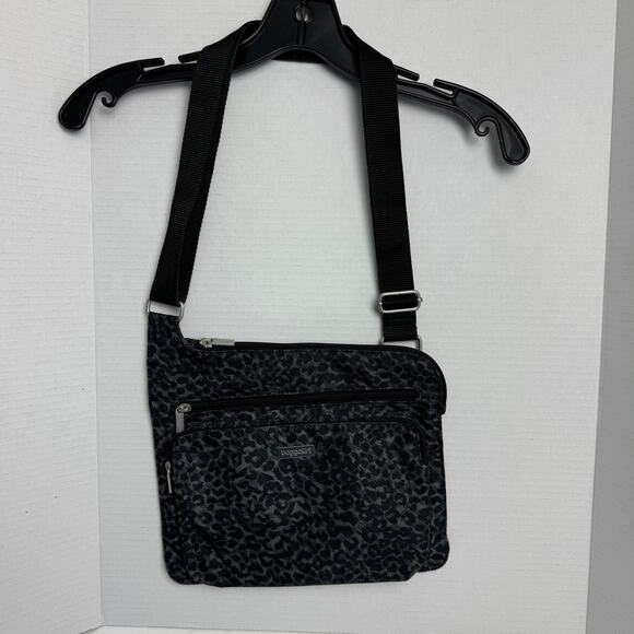 Baggallini Crossbody Cheetah Print Purse Handbag with pink lining EUC - Picture 4 of 12